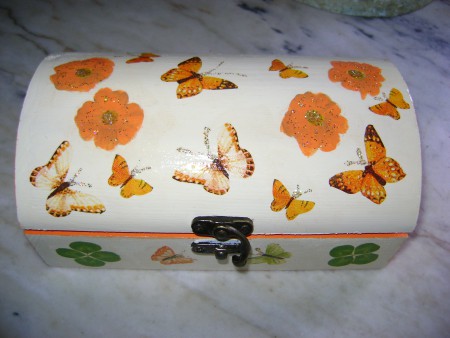 Caixa "borboletas e flores" Ref:C28