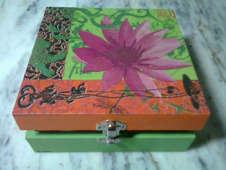 Caixa "flor rosa étnica" REF: C94