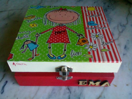 Caixa " menina" REF: C112